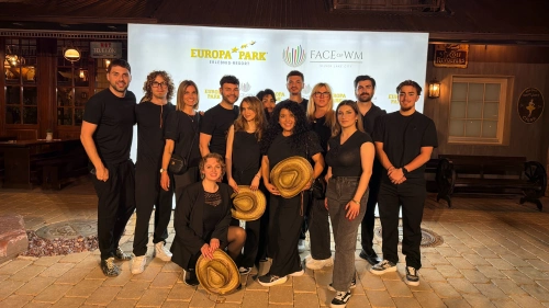 ✨ Gemeinsam. Stark. Francek. 🖤 📍Face of WM 2026 – Europa-Park. 
Oribe • Hairdreams • Revlon Professional 

#FaceOfWM2026 #EuropaPark #TeamFrancek #FrancekFriseure #oribe